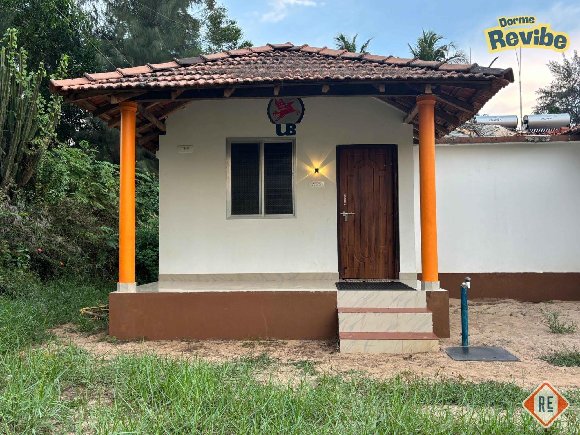 Revibe Beach Hostel Gokarna Gokarna  Exterior foto